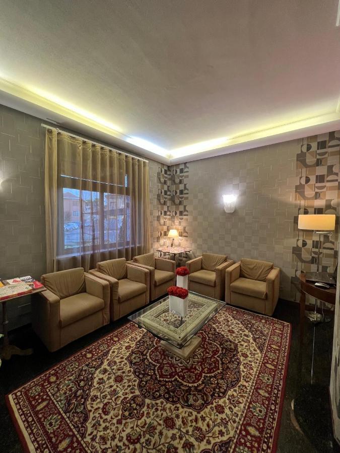 Hotel La Pace San Mauro Torinese Buitenkant foto