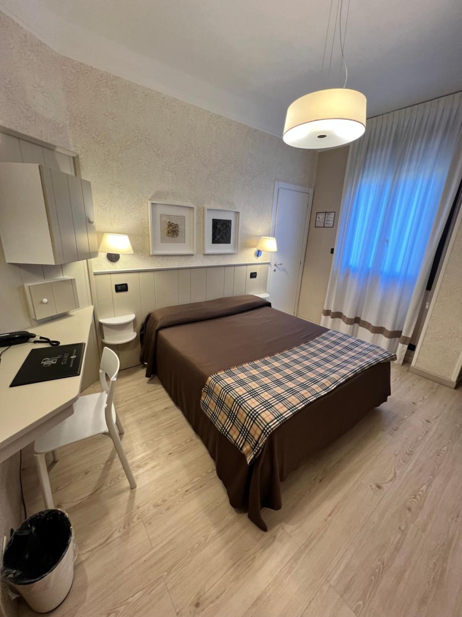 Hotel La Pace San Mauro Torinese Buitenkant foto